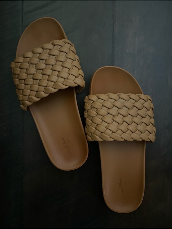 Universal Thread Shoes - Tan Sandals